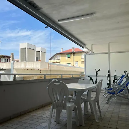 Aquamarina Apartment